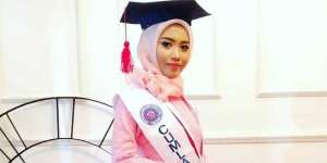 Tampil Menarik Saat Wisuda ala Fitra Fatika Masyitoh