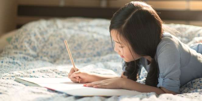 Manfaat Biasakan Anak Menulis Diary Setiap Hari