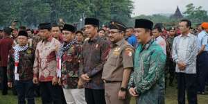 Sultan Yogya Tak Diajak Jokowi Foto? Ini Fakta Sebenarnya