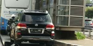 Ini Pemilik Mobil B 1 UNO yang Terabas Jalur TransJakarta