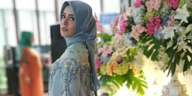 Jalan Berliku Para Artis yang Memutuskan Berhijab di Tahun Ini