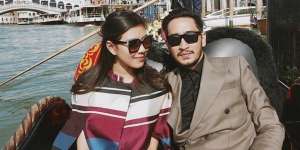 Busana Prewedding Syahnaz - Jeje, Elegan dan Berkelas