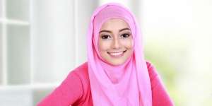 Keuntungan Memiliki Mata Berwarna Gelap