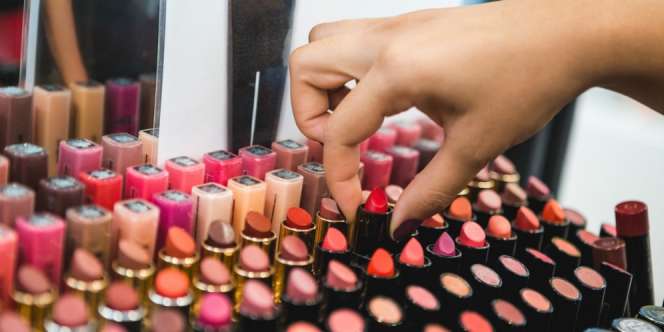 Manfaatkan Sisa-sisa Lipstik Kesayangan jadi Baru Lagi