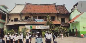 Dibangun Sejak 1880, Gedung SMPN 32 Jakarta Roboh, 2 Guru Luka