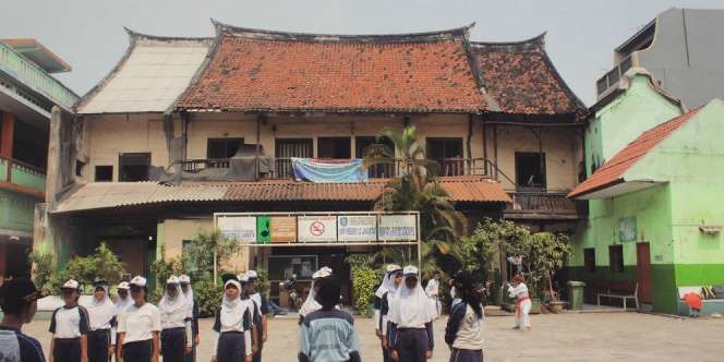 Dibangun Sejak 1880, Gedung SMPN 32 Jakarta Roboh, 2 Guru Luka