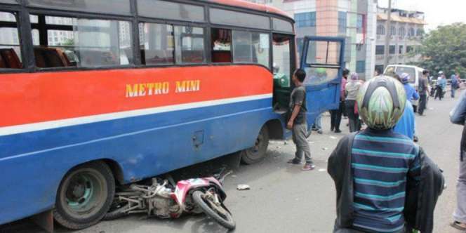 Driver Ojek Online Tewas Diseruduk Metro Mini Ugal-ugalan