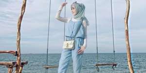 Sha Hasan: Pilihan Jumpsuit Cocok untuk Ke Pantai