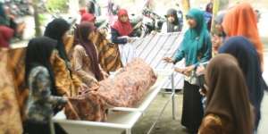 Menerima Upah Memandikan Jenazah Dilarang?