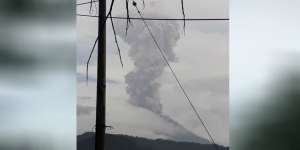 Gunung Agung Kembali Erupsi