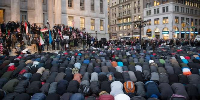 Bagaimana Cara Sholat Orang Tak Hafal Surat Al Fatihah?