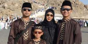 Umrah Akhir Tahun, 3 Artis Ini Boyong Keluarga ke Tanah Suci