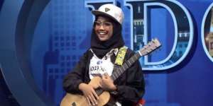 Hijab `Swag` Ayu Putrisundari Pukau Juri Indonesian Idol