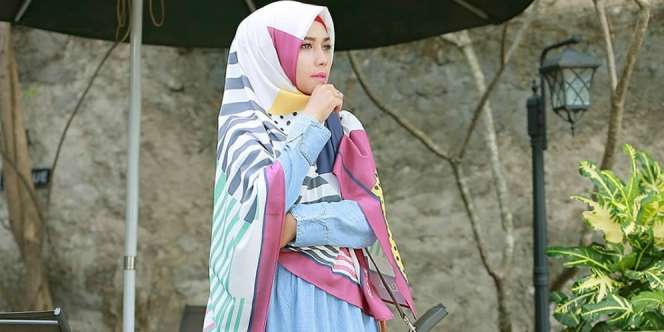 Evi Agustini: Busana Syar'i yang Nggak Ketinggalan Zaman
