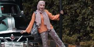 Widya M. Devitia: Modis dengan Sweater? Bisa Banget!
