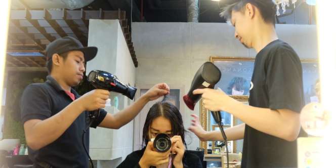Menjajal Teknologi Jepang dalam Perawatan dan Pewarnaan Rambut