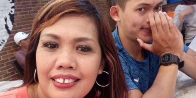 Elly Sugigi Lengket dengan 'Brondong' Tampan, Mirip Mantan?