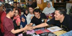 Gaya Santai Jokowi Berlibur ke Malioboro Yogyakarta