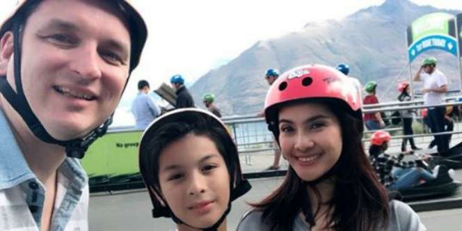 Intip Liburan Keluarga Maudy Koesnaedi, Bikin Pengen!