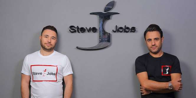 `Steve Jobs` Juga Beken di Dunia Fesyen
