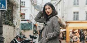3 Tas Gucci Dian Sastro Saat Liburan ke London, Harganya?