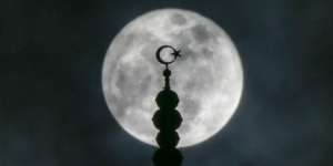 Terjadi Dua Kali Supermoon, BMKG Ingatkan Potensi Banjir Rob