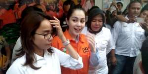 Video Jennifer Dunn Sujud Saat Ditangkap, Ini Kata Polisi