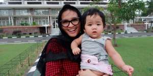 Beda 19 Tahun, Ini Calon Istri Mantan Suami Ussy Sulistiawaty