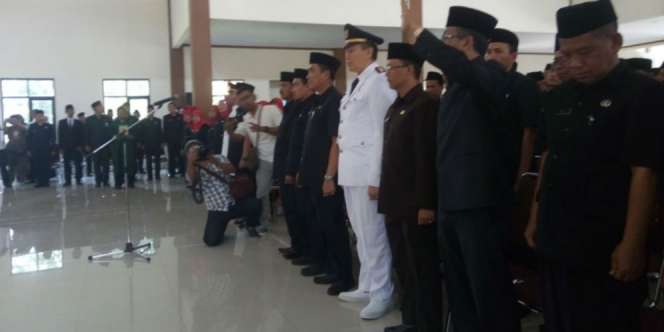 Tak Mau Dilantik Bupati, Pejabat Cirebon 'Walkout'