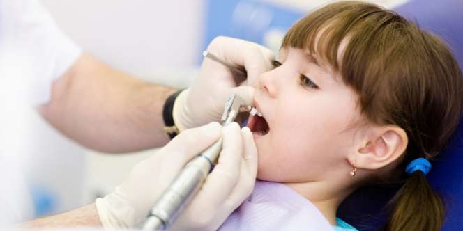 Jangan Panik, Lakukan Hal ini Saat Gigi Si Kecil Tanggal