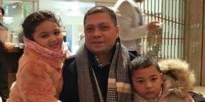 Pijatan Dua Anak Manis dan Soleh Raul Lemos 