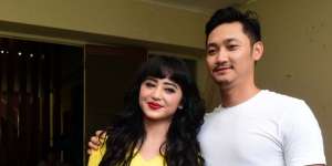 Bareng Suami dan Anak, Dewi Perssik Liburan ke Maldives