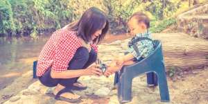 Astaga! Ibu Tagih Anaknya Rp13 M Karena Sudah Membesarkannya