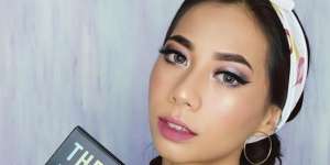 Makeup `Retro` Abel Cantika, Buat Malam Minggu Lebih Nyentrik