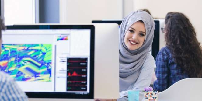 Masih Nganggur? Trik Gadis Ini Bantu Teman Cepat Dapat Kerja