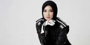 Diandra Gautama: Hijaber Cantik Penakluk Dunia Otomotif