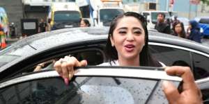 Dewi Perssik Diperiksa Polisi