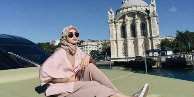Vebby Palwinta Berhijab, Setelah Dapat Petunjuk Lewat Mimpi