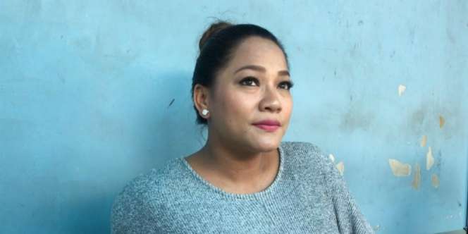 Sudah Hamil Tua, Jenny Cortez Masih Sibuk Cuci Baju