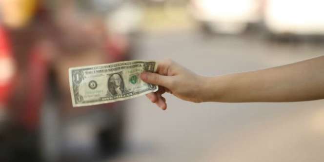 Keuangan Memburuk, CEO Ini Terima Gaji Cuma 1 Dollar