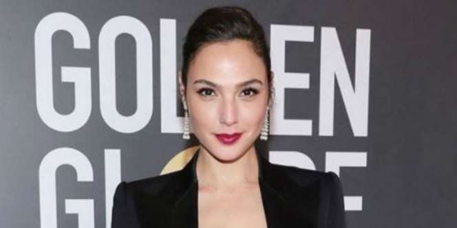 4 Warna Lipstik yang Curi Perhatian di Golden Globe