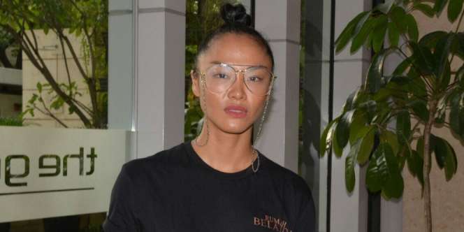 Kelly Tandiono Rasakan 'Teror' di 'Rumah Belanda'