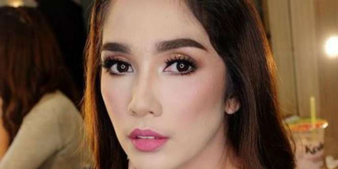 Sudah Punya 4 Anak, Wajah Ussy Disebut Masih Seperti ABG