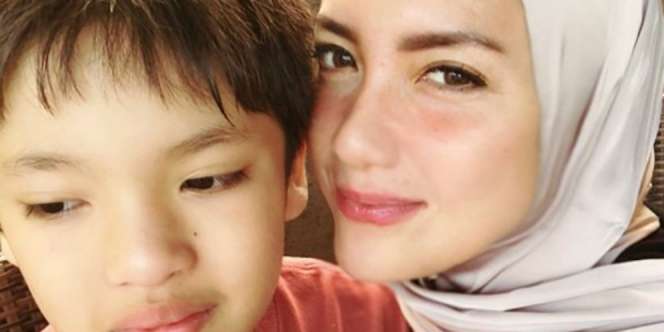 Tia Ivanka Beri Jawaban Mengenai Keputusan Berhijrah