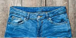 Perawat Beli Jeans Bermerek via Online, Bonusnya Bikin Jijik