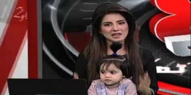 Presenter Pakistan Siaran Bawa Anak, Alasannya Bikin Miris