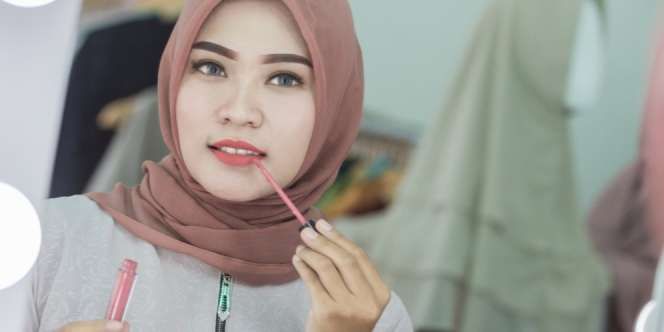 12 Makeup yang Wajib Dimiliki Pemula