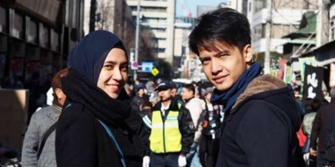 Liburan Ke Jepang, Penampilan Dhini Aminarti Curi Perhatian