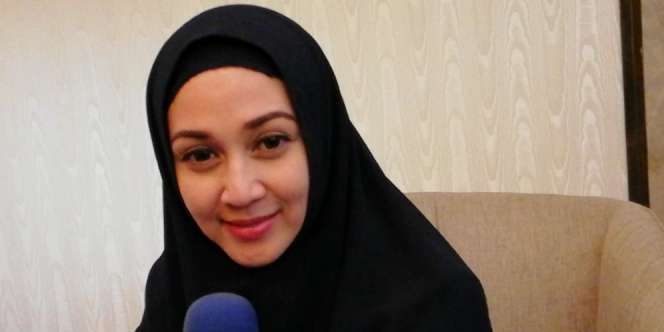 8 Tahun Berhijab Begini Kisah Menggetarkan Hijrah Dina Lorenza