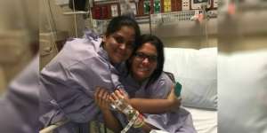 Haru! Ginjal Si Guru SD Kini Tertanam di Tubuh Ibu Muridnya